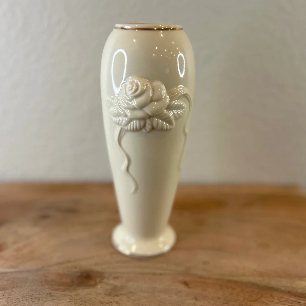 Lenox Ivory China Rose Blossom Bud Vase Gold Trim Porcelain Floral Decor‎